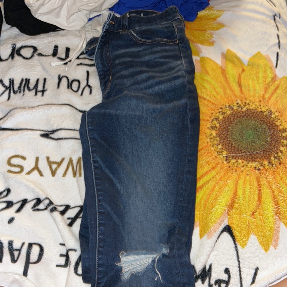 american eagle knee ripped jeans blue